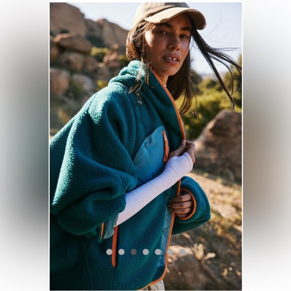 Free People hit the slopes fleece jacket - Picture 2 of 5
